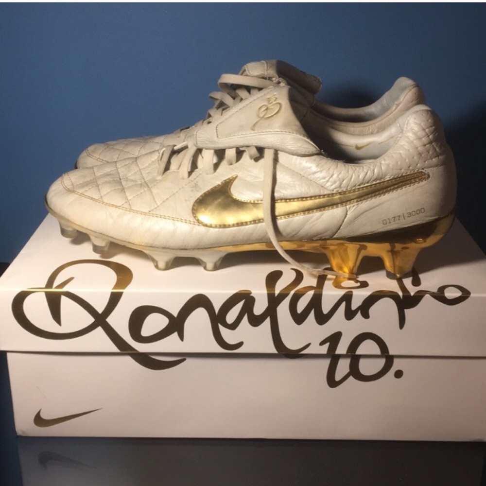 Ronaldinho touch of gold cleats boots